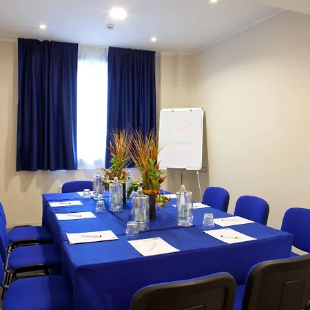 מלון Express By Ihg
