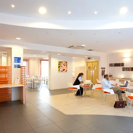 מלון Express By Ihg 3*