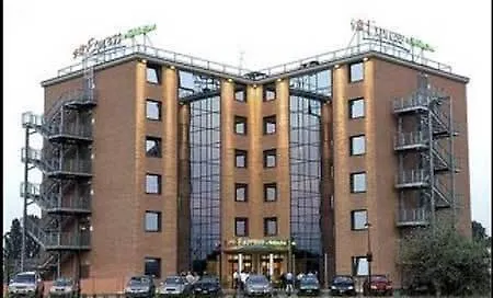 מלון Express By Ihg