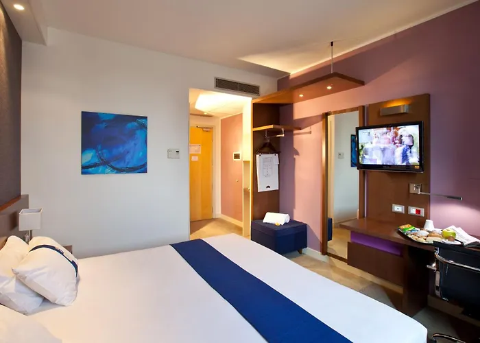 Express By Ihg Hotel