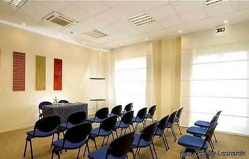 Express By Ihg Hotel