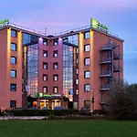 Express By Ihg Hotel 3*