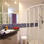 Express By Ihg Hotel 3*