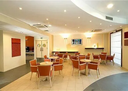 Express By Ihg Hotel 3*