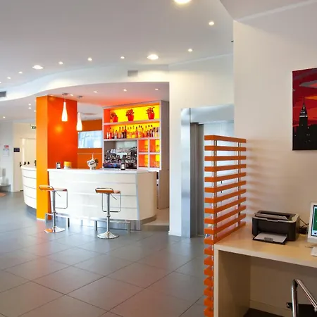 雷吉欧埃米里亚假日快捷酒店 酒店 3*