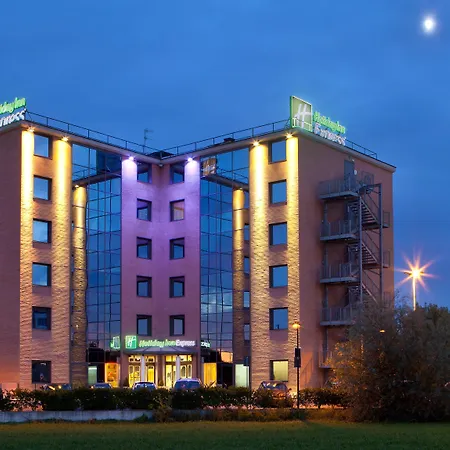 Holiday Express By Ihg