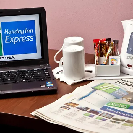 雷吉欧埃米里亚假日快捷酒店