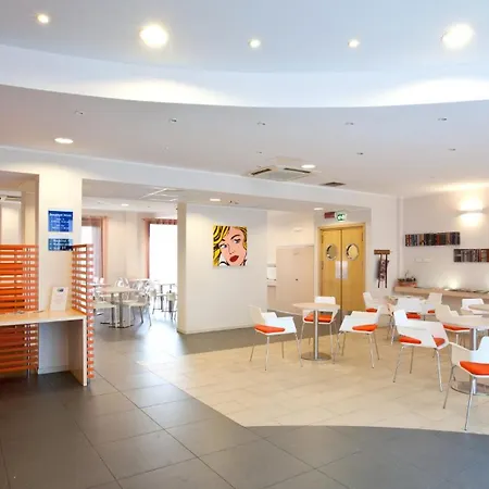 Express By Ihg Hotel 3*