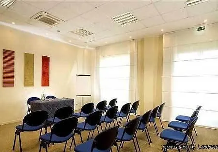 Express By Ihg Hotel