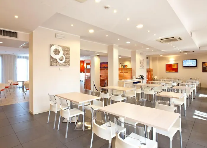 Express By Ihg Ξενοδοχείο Ρέτζιο Εμίλια