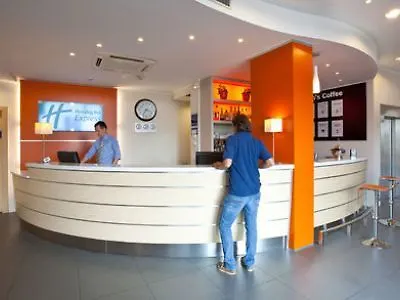 雷吉欧埃米里亚假日快捷酒店 3* 雷焦艾米利亚